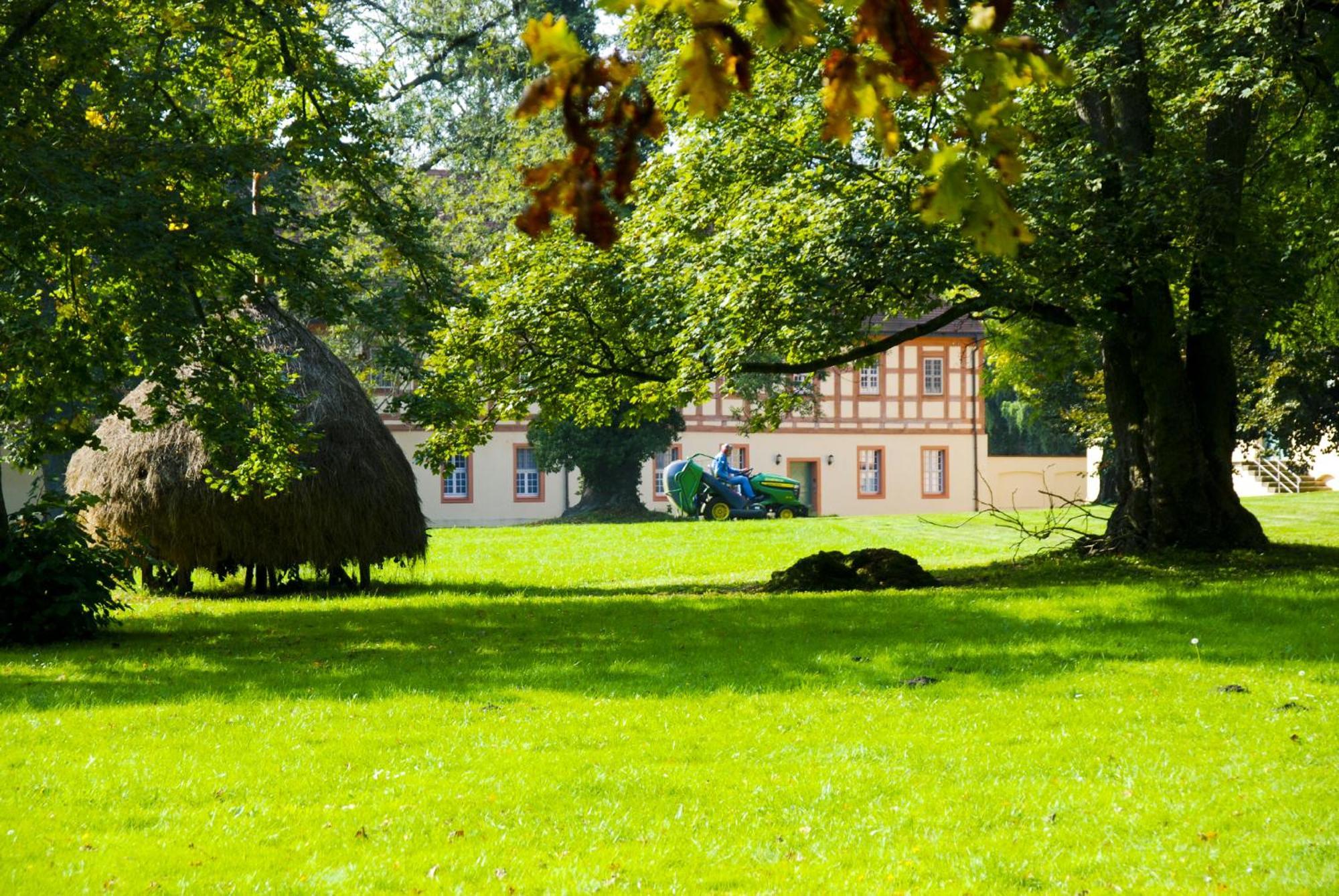 Urlaubsresidenz Marstall Und Kanzlei Im Schlossensemble 吕本瑙 外观 照片