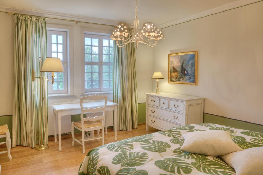 Urlaubsresidenz Marstall Und Kanzlei Im Schlossensemble 吕本瑙 外观 照片