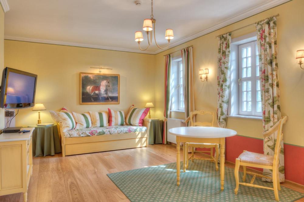Urlaubsresidenz Marstall Und Kanzlei Im Schlossensemble 吕本瑙 外观 照片